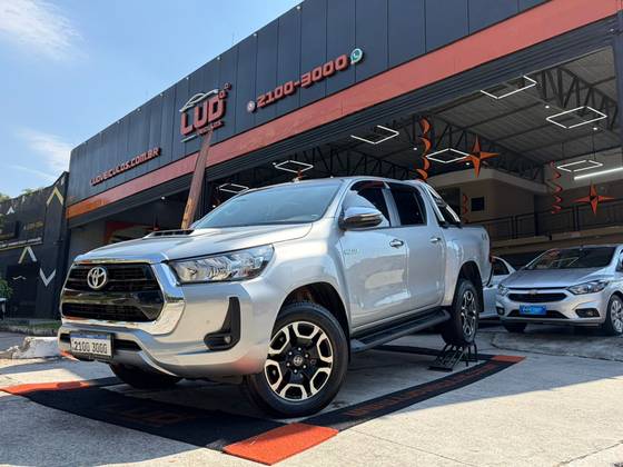 TOYOTA HILUX 2.8 D-4D TURBO DIESEL CD SRV 4X4 AUTOMÁTICO